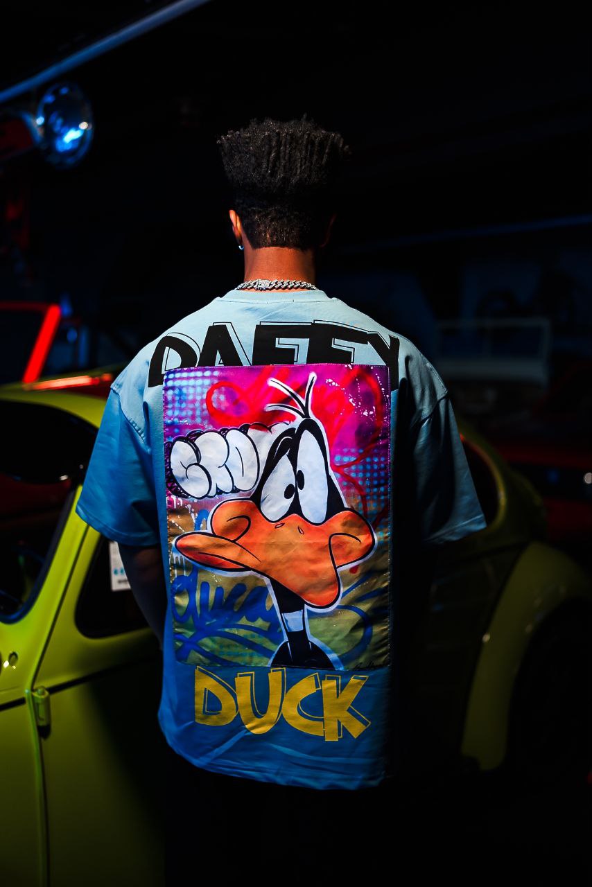 Daffy Duck GROVA T-Shirt - Stylish Cartoon Graphic Tee