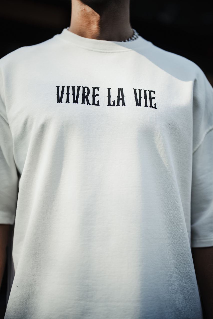 Vivre La Vie Floral Quote Cotton T-Shirt – Inspirational Botanical Tee