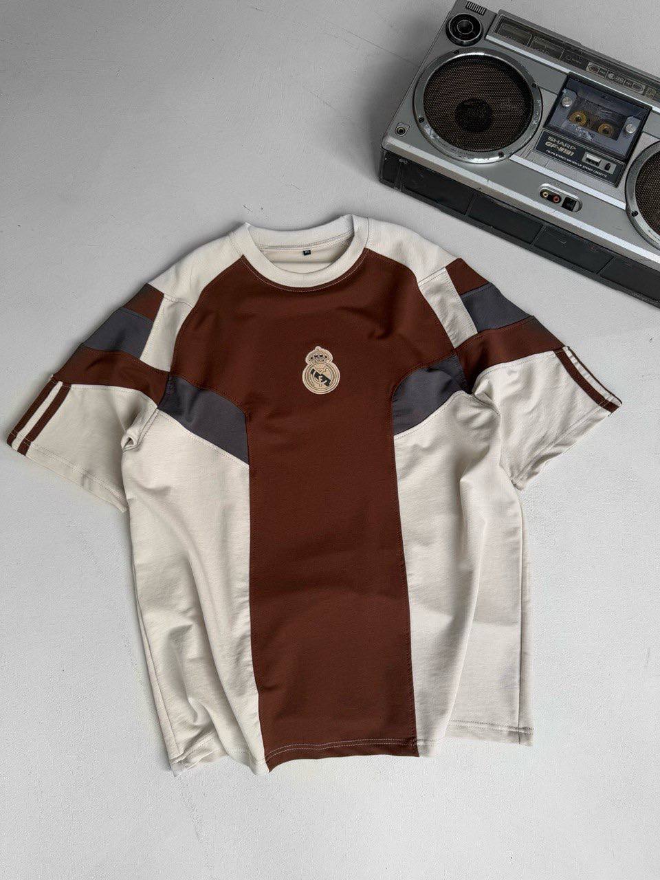 Real Madrid Logo T-Shirt - Style and Support for True Fans
