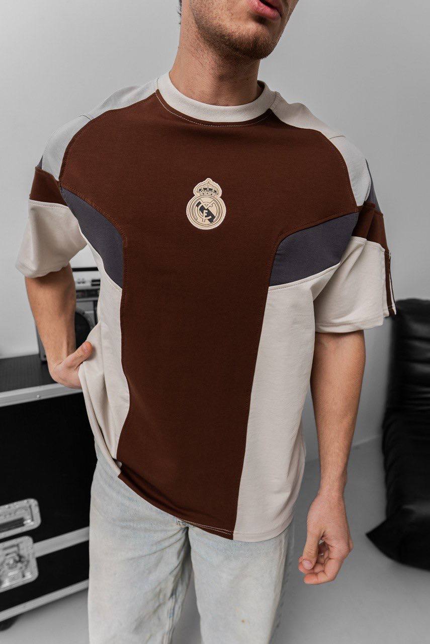 Real Madrid Logo T-Shirt - Style and Support for True Fans