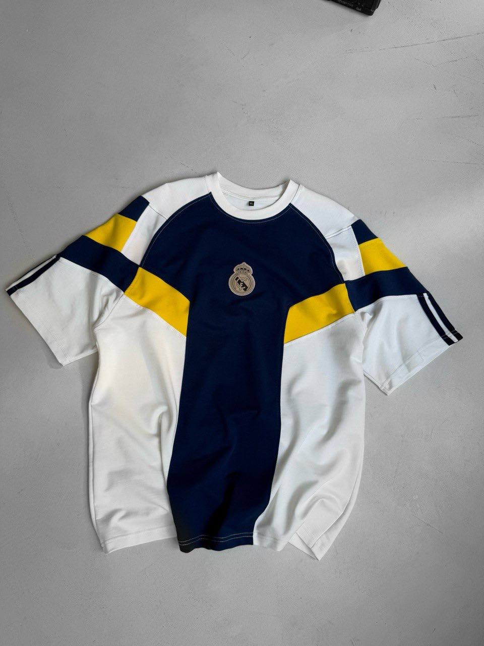 Real Madrid Logo T-Shirt - Style and Support for True Fans