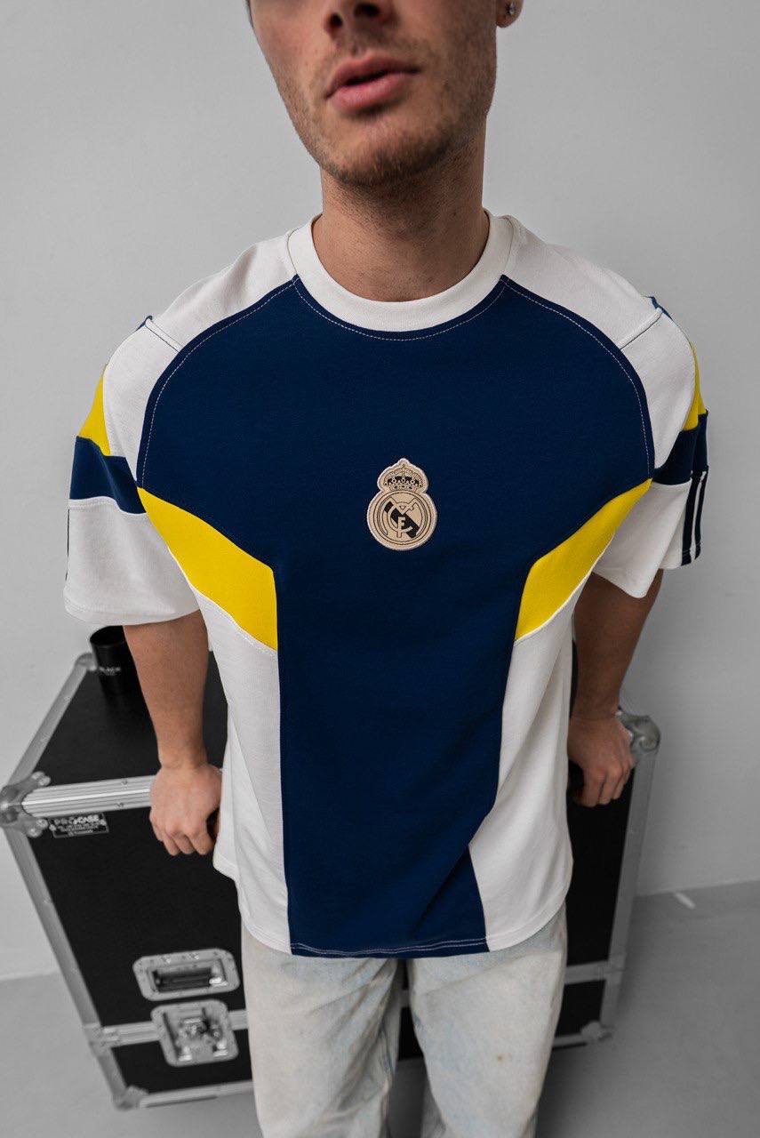 Real Madrid Logo T-Shirt - Style and Support for True Fans