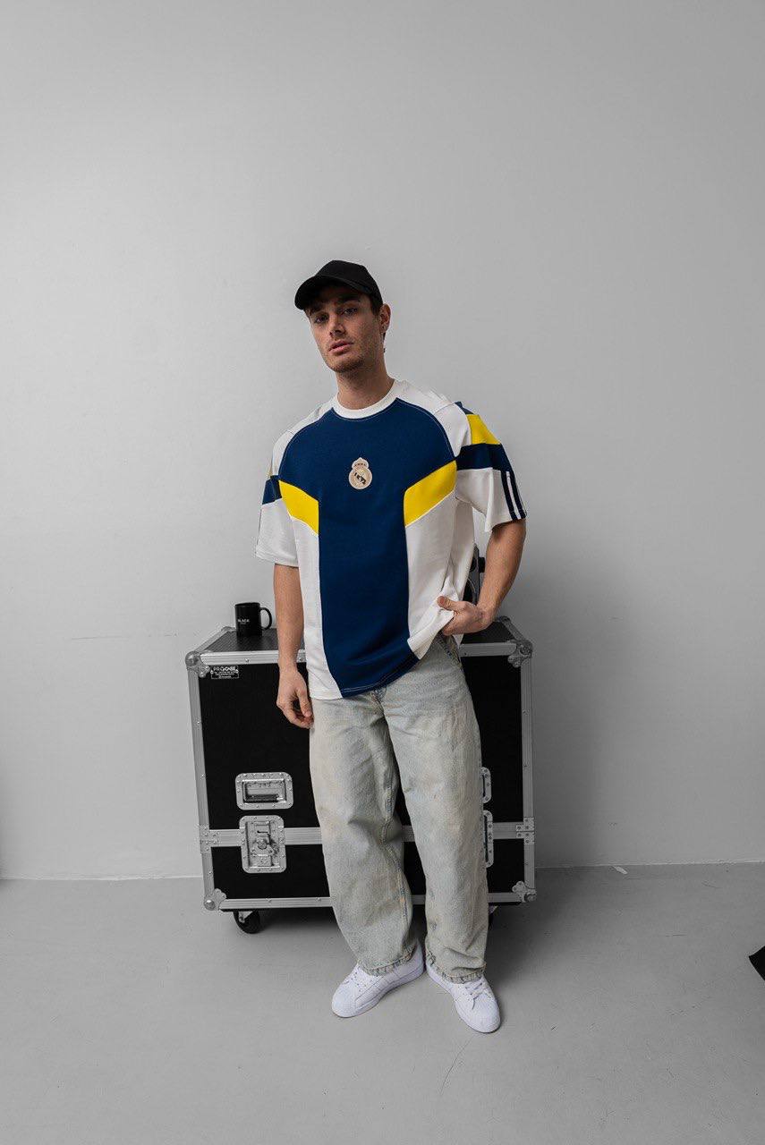 Real Madrid Logo T-Shirt - Style and Support for True Fans
