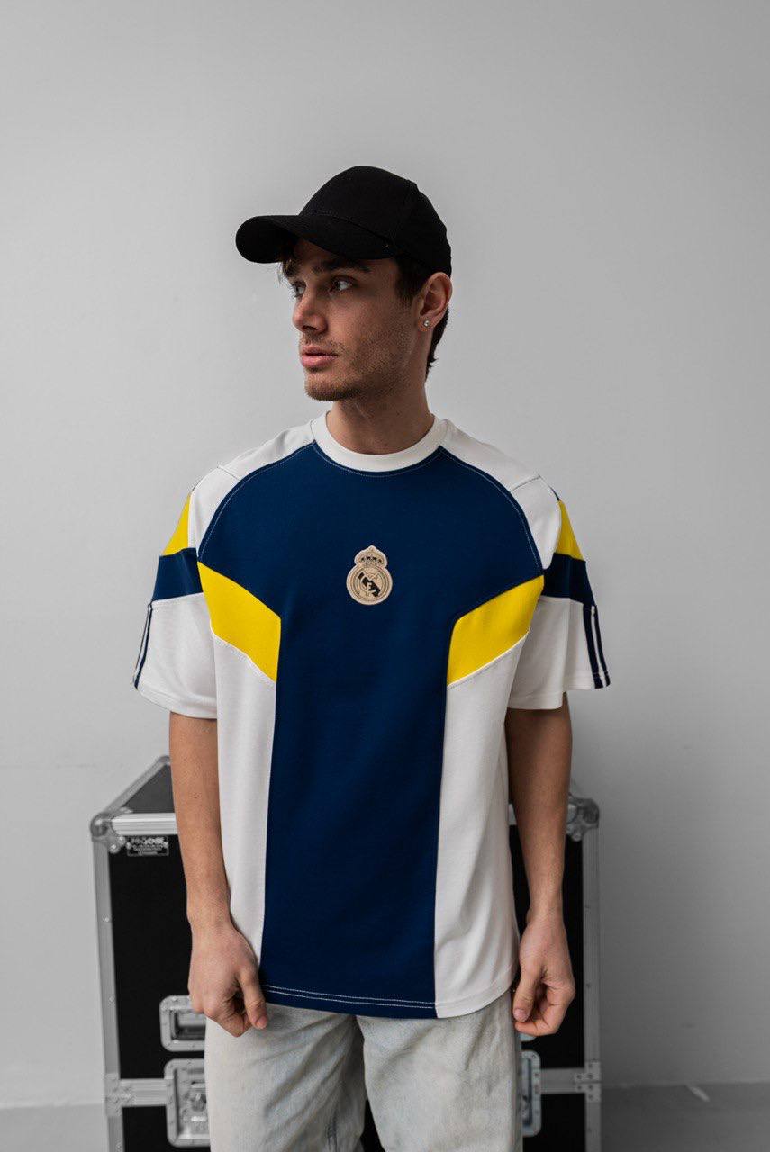 Real Madrid Logo T-Shirt - Style and Support for True Fans