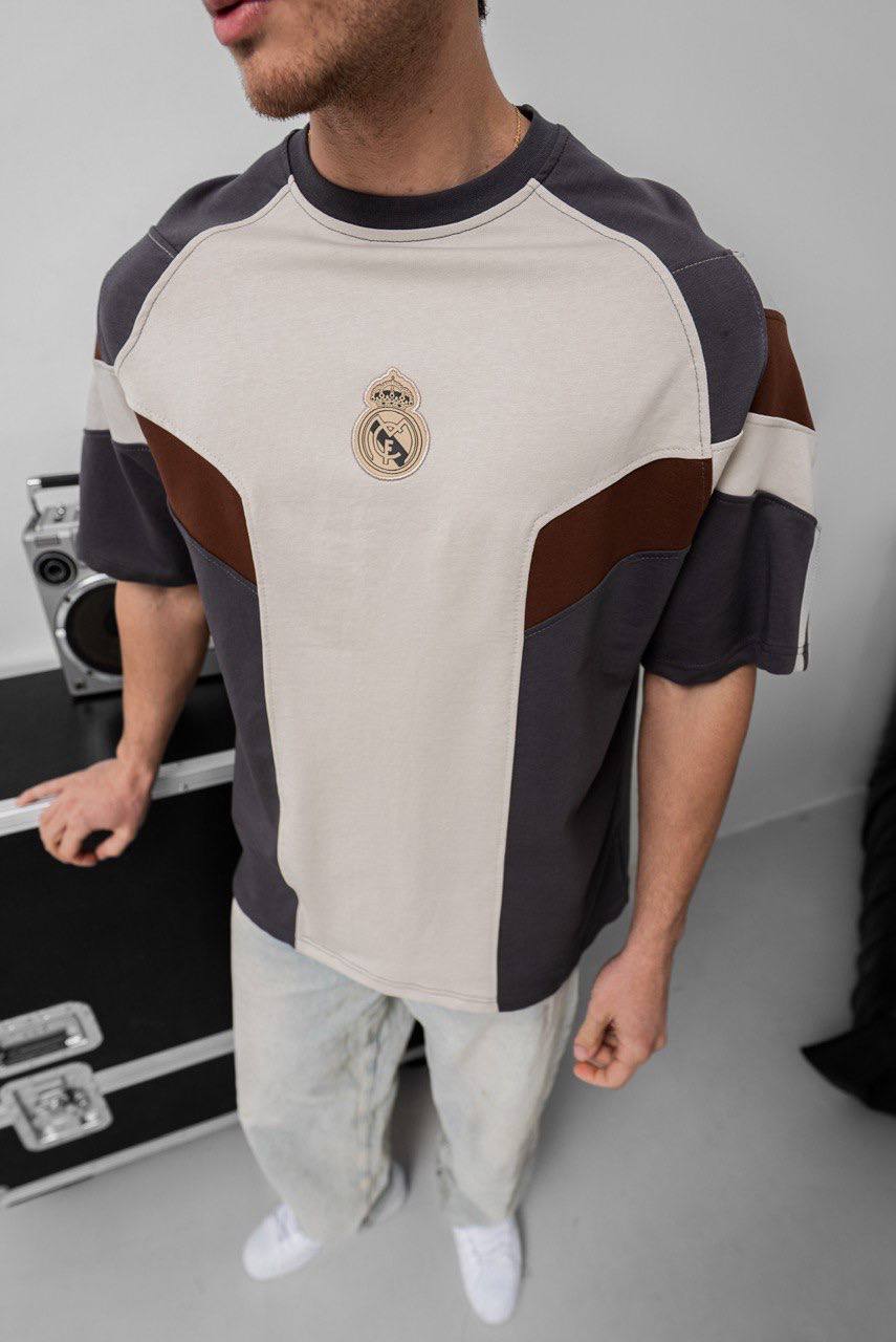 Real Madrid Logo T-Shirt - Style and Support for True Fans